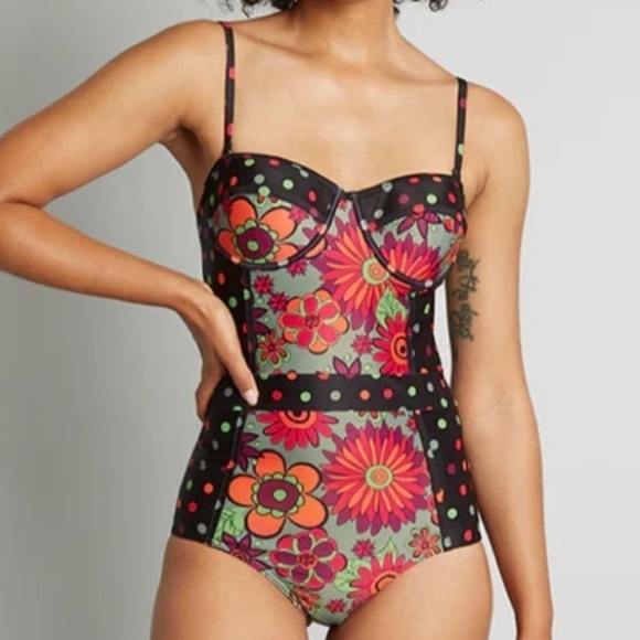 Noblesse Oblige ModCloth The Pippa Floral One Piece Swimsuit 4X - Picture 10 of 11